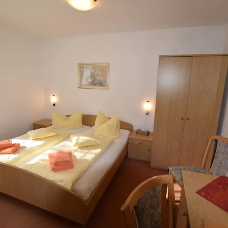 Wolfsgrunder Festhof Inn *