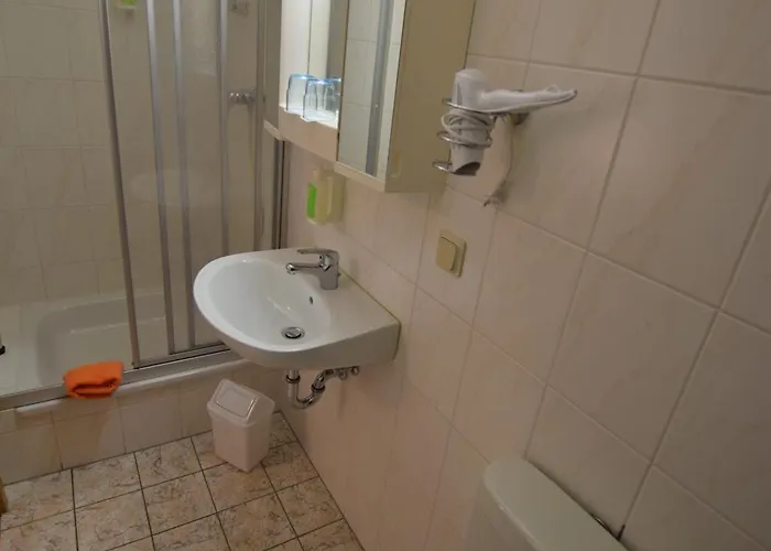 Wolfsgrunder Festhof Inn *